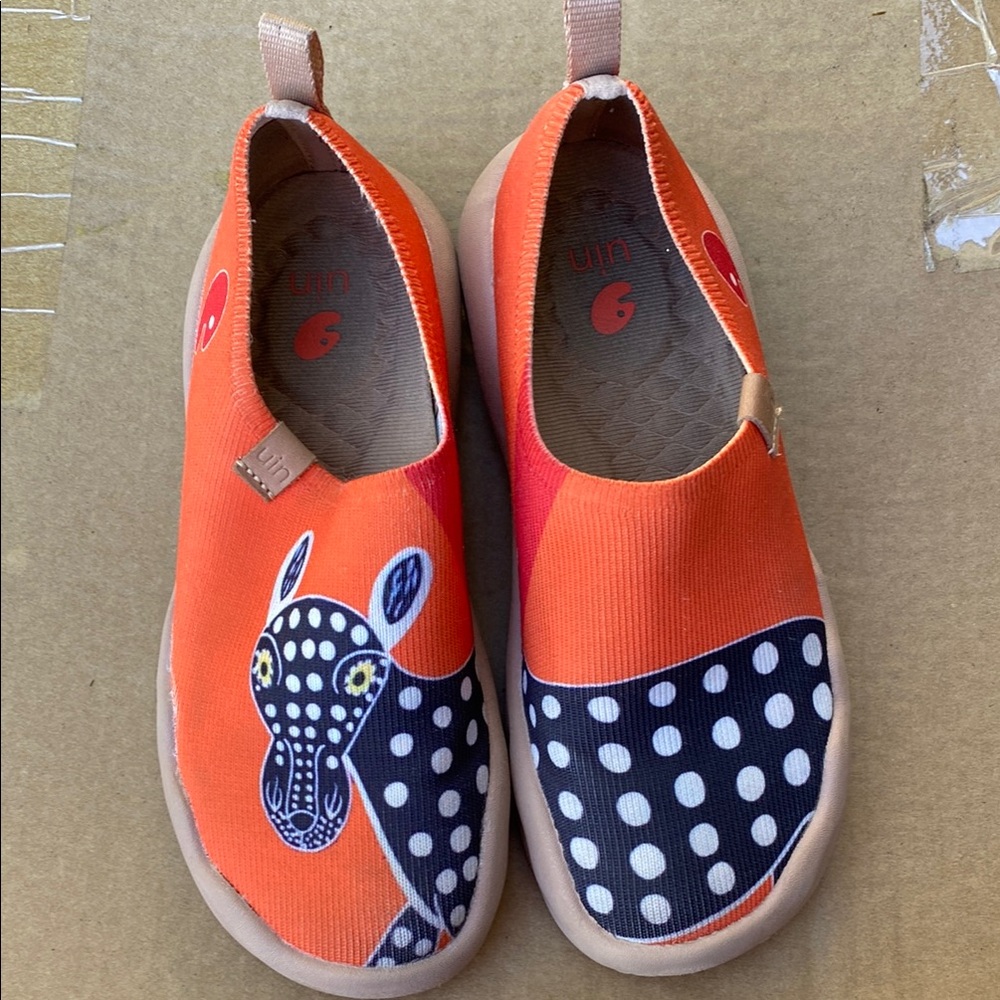 UIN shoes